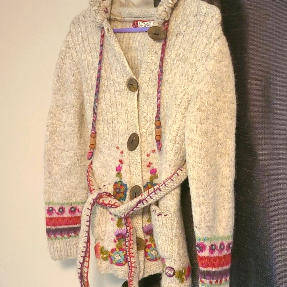 NEWARI 100% Wool Women's Button Up Sweater